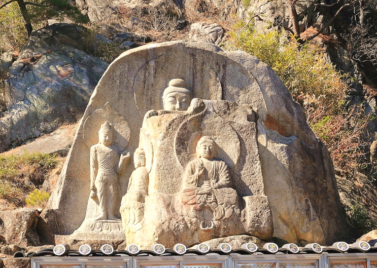  경주 남산 칠불암 마애 불상군,신선암 마애보살 반가상