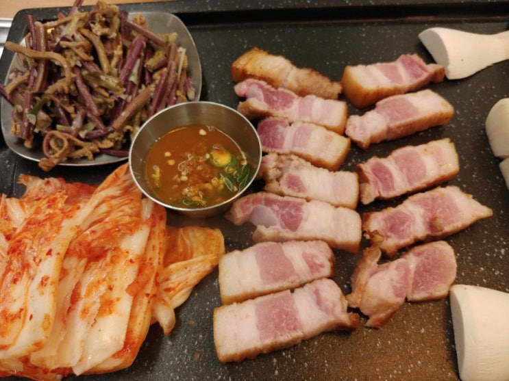  발산역 삼겹살 마곡 삼겹살 완백부대찌개고사리꽃삼겹
