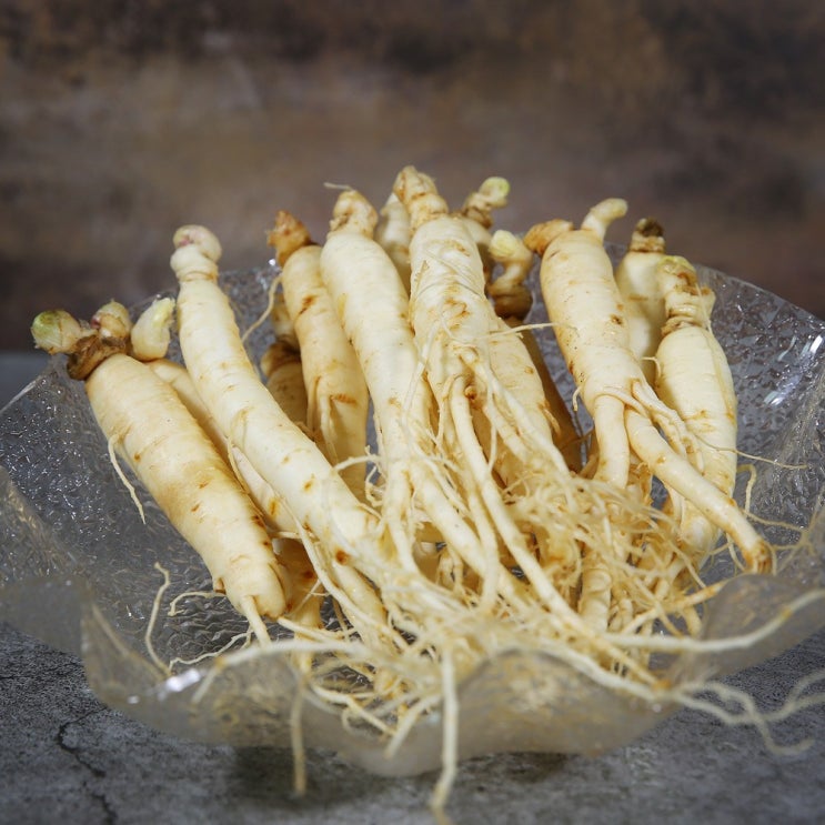 잘팔리는 우리네농산물 금산부자인삼 세척삼 수삼 인삼, 1개, 300g(12-14편) 추천합니다 잘팔리는 우리네농산물 금산부자인삼 세척삼 수삼 인삼, 1개, 300g(12-14편) 추천합니다