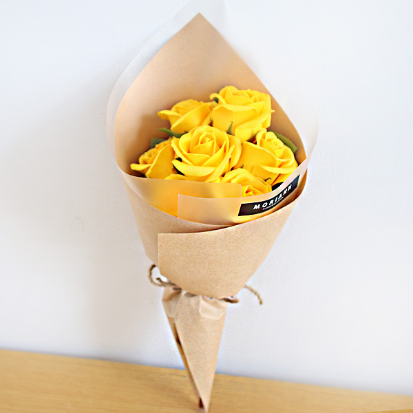 많이 찾는 모리앤 조화 비누꽃 벨라 장미꽃다발, 옐로우(로켓배송) 좋아요 많이 찾는 모리앤 조화 비누꽃 벨라 장미꽃다발, 옐로우(로켓배송) 좋아요