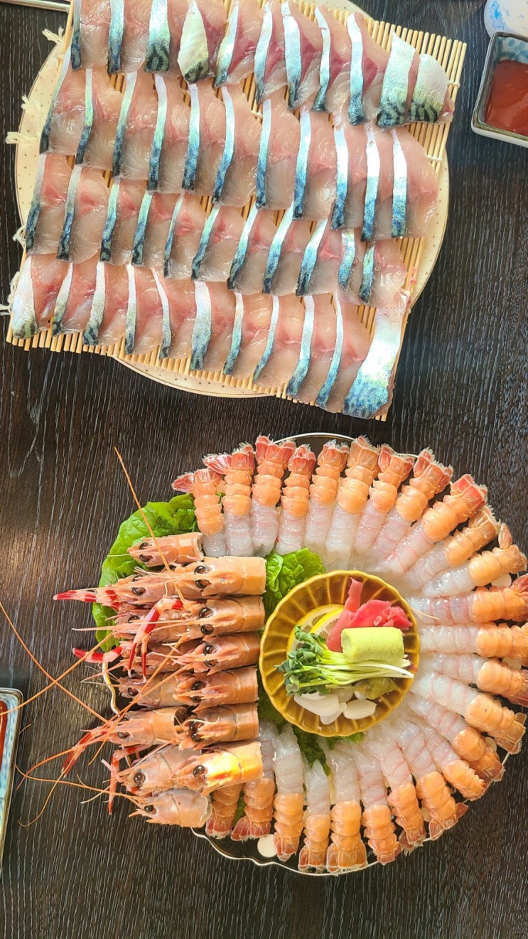  친구들이랑 3박 4일 제주도 동부여행 2일차 [재첩해장국-빛의벙커-성산일출봉-딱새우,고등어회(섭지코지로)]