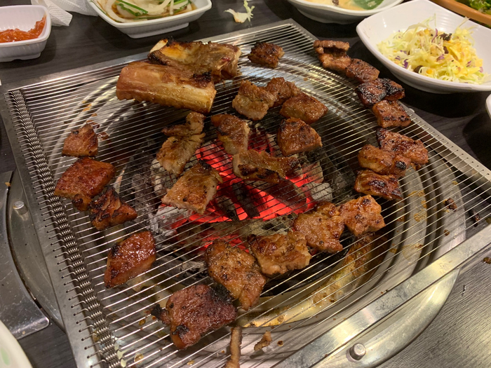  신중동역 위브더스테이트 갈비, 냉면 <속초코다리냉면, 숯불갈비> 갈비 jmt
