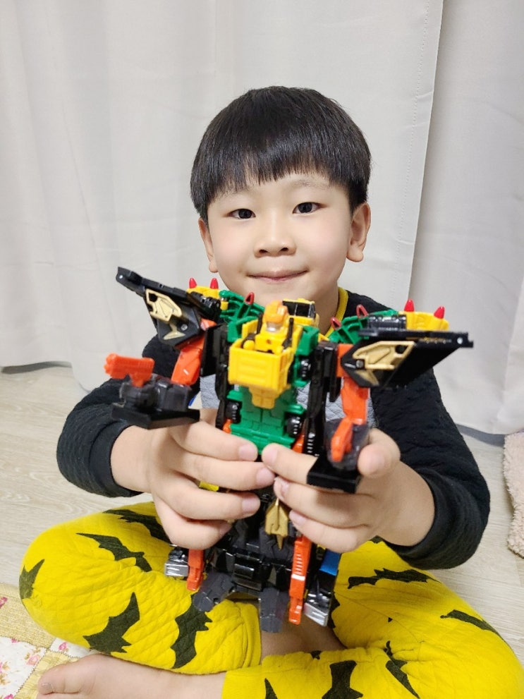 헬로카봇 시즌10 썬런뱅 깜짝 변신 완전 신기방기! 헬로카봇 시즌10 썬런뱅 깜짝 변신 완전 신기방기!