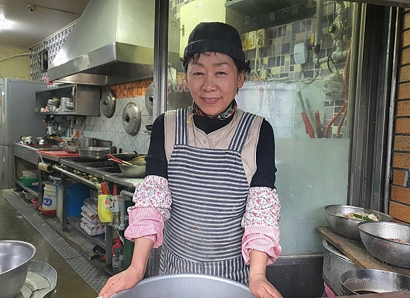 생활의 달인 부평 일식라면 삼미당  부산 김치국밥 옥순이손칼국수 수출의류 분류 업체 식사동 기석무역