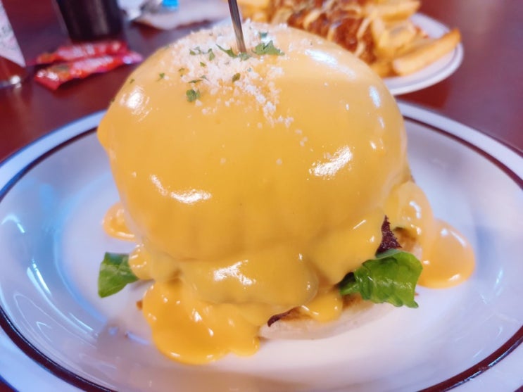  강남 슬로우먼데이 수제버거 강남역맛집 치즈 버거