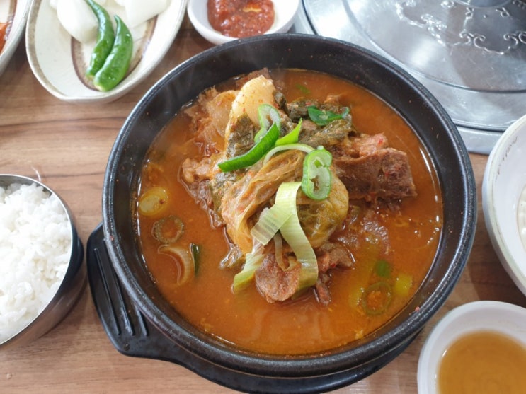  [경기광주 맛집] 고산리 '장터순대국감자탕'에서 맛있는 뼈해장국 즐기기!