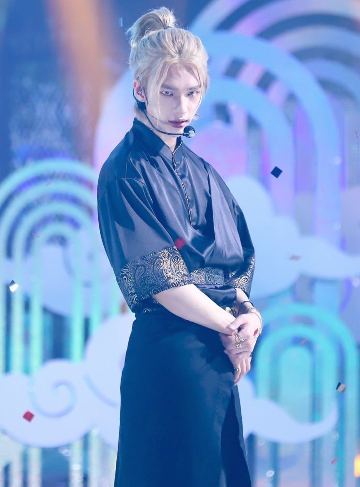  스트레이키즈 현진 학폭논란 뉴스를 보며 느낀 엔터주 투자에 어려움과 불확실성