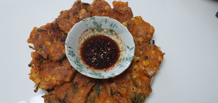  콘옥수수 김치전으로 야식메뉴 클리어