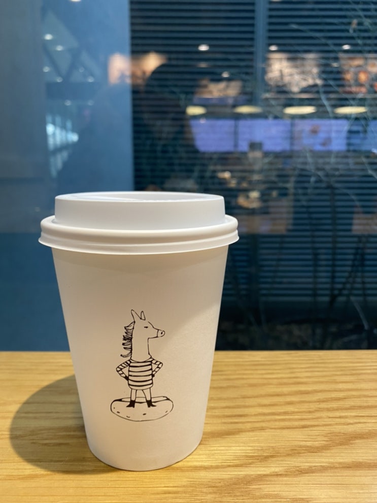  샌드위치와 어울리는 커피가 있는 곳 강남구청역점 카페 아티제