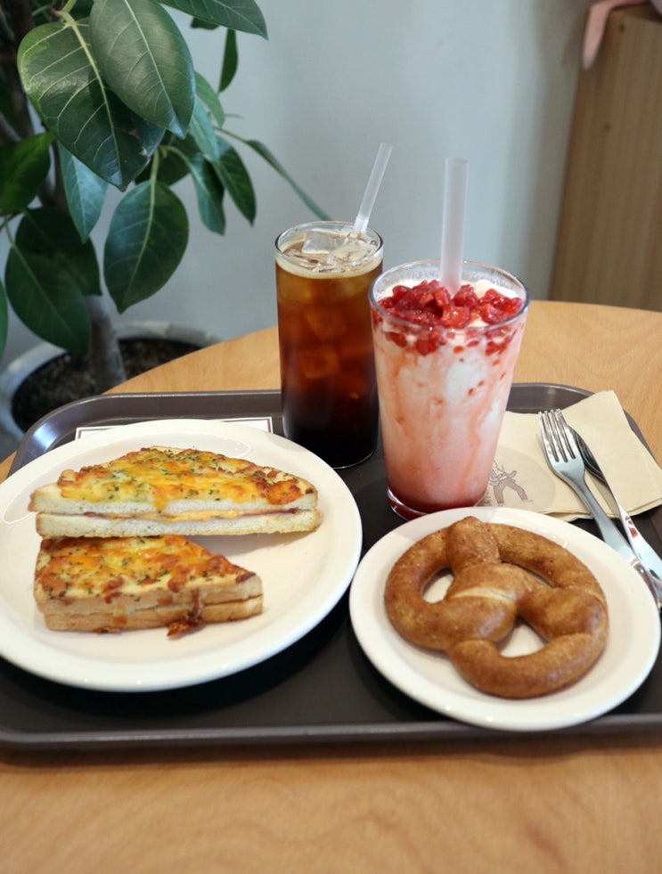  송도 디저트카페 삼촌커피 맛 분위기 다 잡은 핫플