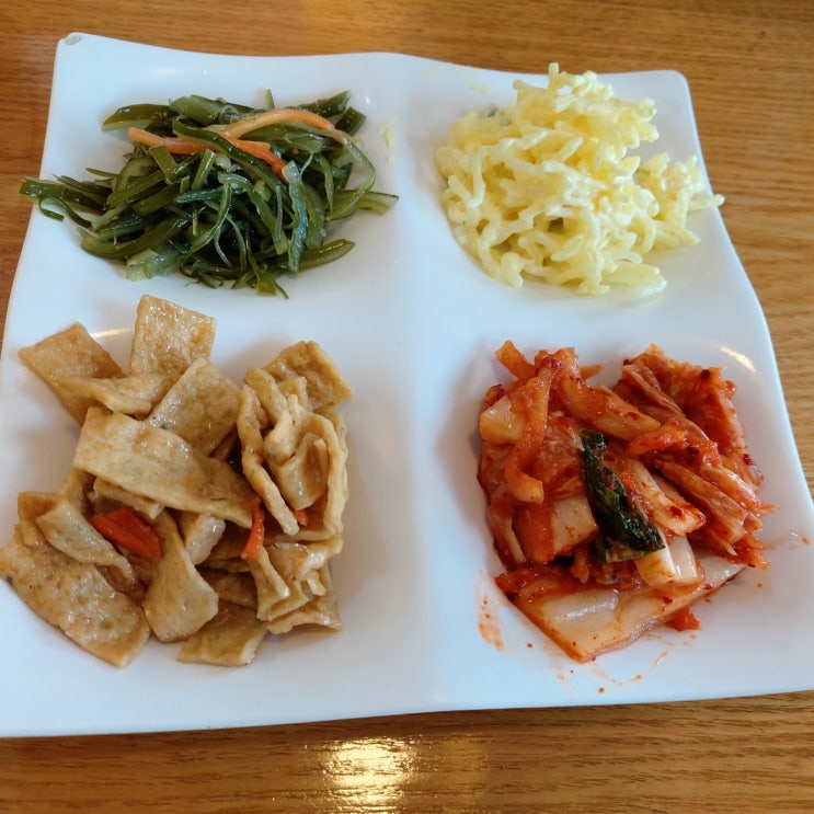  오랜만에 나가서 먹은 점심 아쉽네요