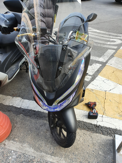  오토바이출장 혼다pcx125오토바이 배터리교환 완료
