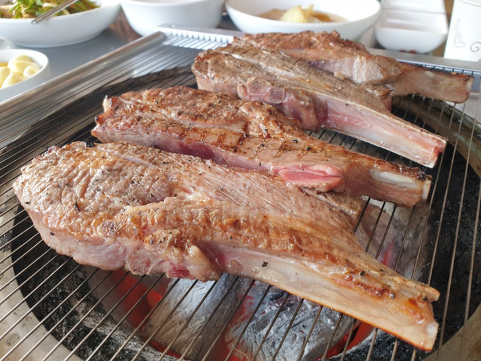  [도봉산] 매실나무 아래서 구워먹는 양고기맛집 - 도봉산 양고기
