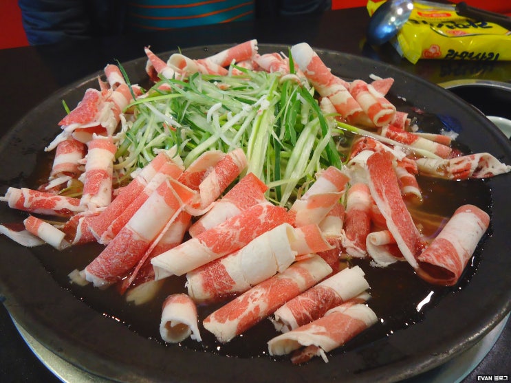  든든한 식사에 가성비까지 좋은 삼성동 신의주부대찌개 봉은사역 맛집