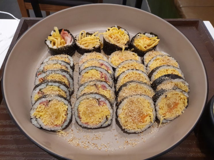  일산 바지락 손칼국수, 홍대 테라 김밥 & 감성카페 1984 방문후기 