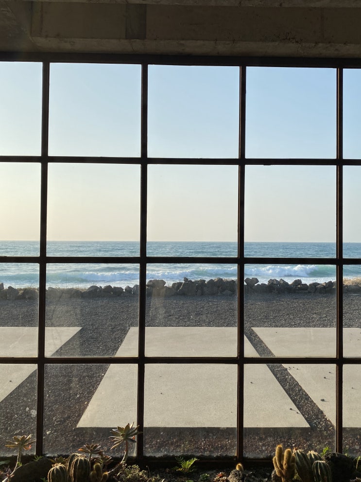  [ 제주도 한달살기 START ] 카페 울트라마린 바다멍 하면서 힐링