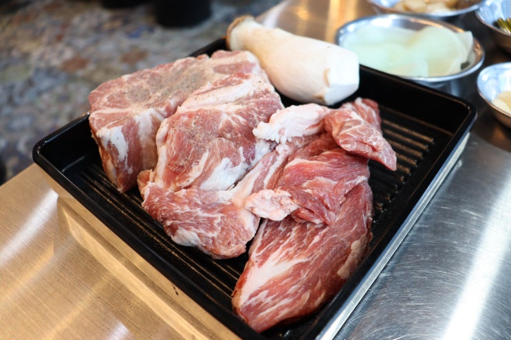  [광안리 고기집] 육즙이 팡팡 터지는 이베리코 돼지고기 전문점 '두건쓴형제 광안리점' 재방문 후기