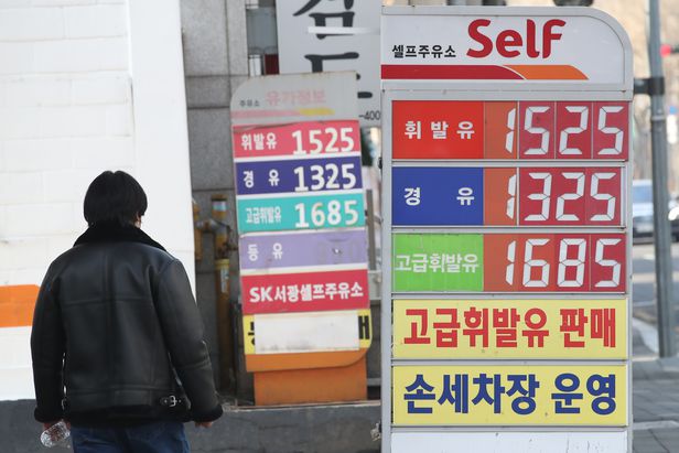 골드만삭스 “국제유가, 올 3분기 75달러까지 솟는다” 골드만삭스 “국제유가, 올 3분기 75달러까지 솟는다”