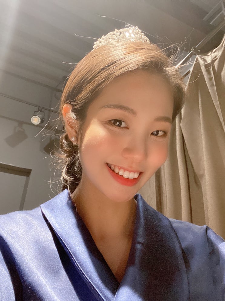  드레스투어 날 헤어메이크업 받았어요!!