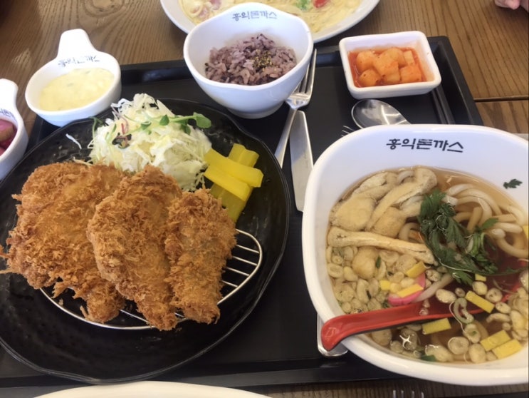 거대 돈까스의 향연 - 전주 홍익 돈까스 거대 돈까스의 향연 - 전주 홍익 돈까스