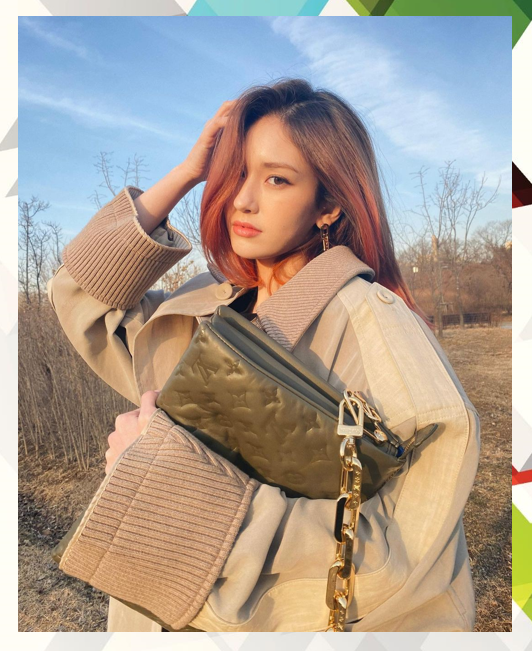  전소미 명품백 기죽이는 미모
