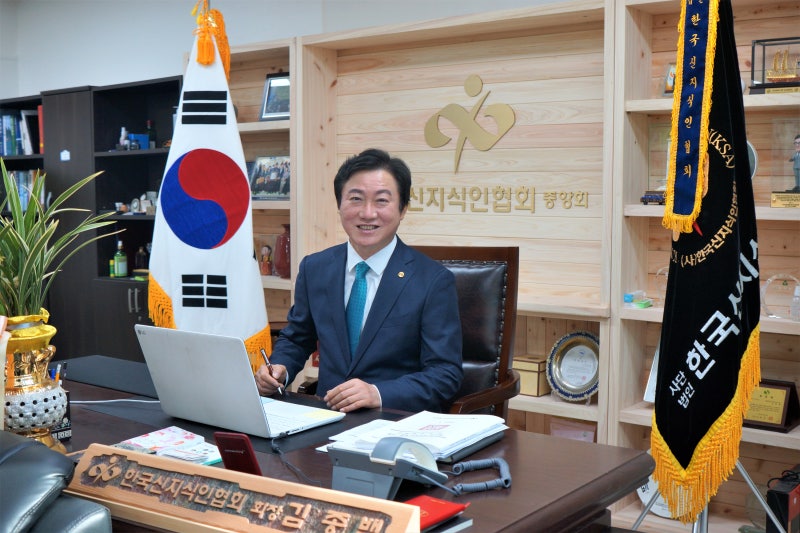 한국신지식인협회 김종백 협회장 / 2021년 소의 해를 맞아 새로운 도약을 시작하다