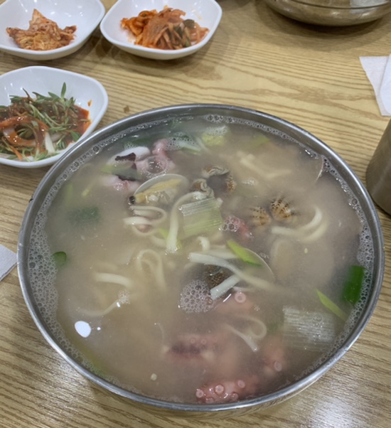  영등포 하이테크시티 식당. 다림 해물 낙지 칼국수. 가성비 최고. 내돈내산