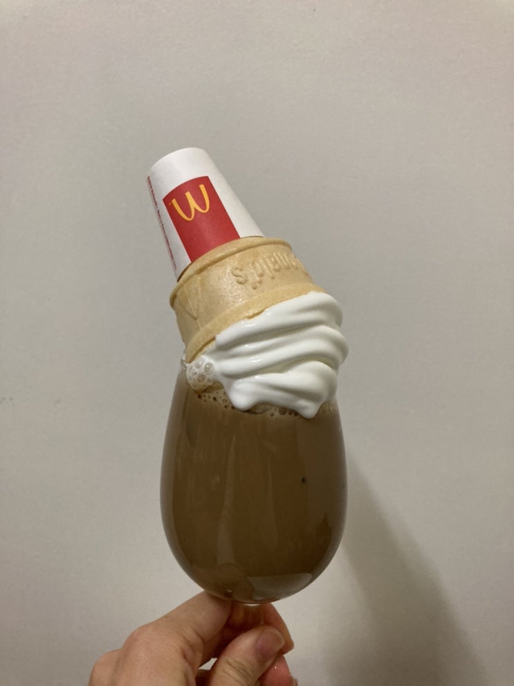  맥바셋 맥도날드 아이스크림 라떼