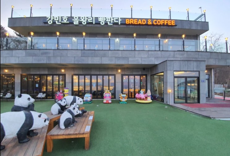  영종도 가볼만한 곳 [강민호 을왕리 빵판다 카페]  루프탑과 야외정원에서 장인의 베이커리를~^^