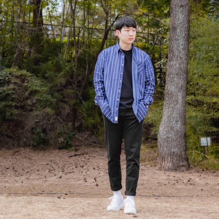  남자 데님 셔츠는 나도 모르게 멋있어지는 옥상스타일