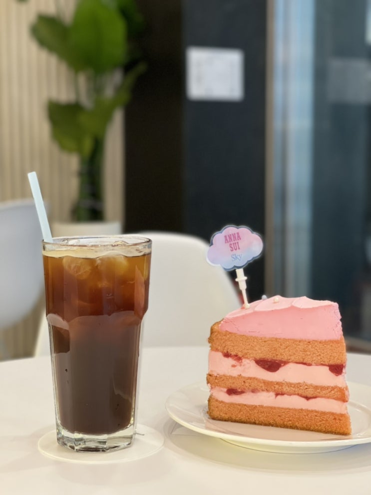  커피와 케이크 빌리엔젤 케이크 컴퍼니 강남N타워점