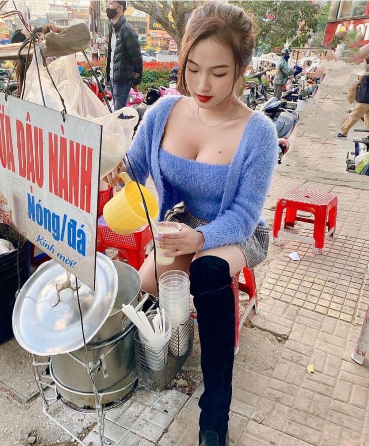 베트남 길거리 두유 파는 처자