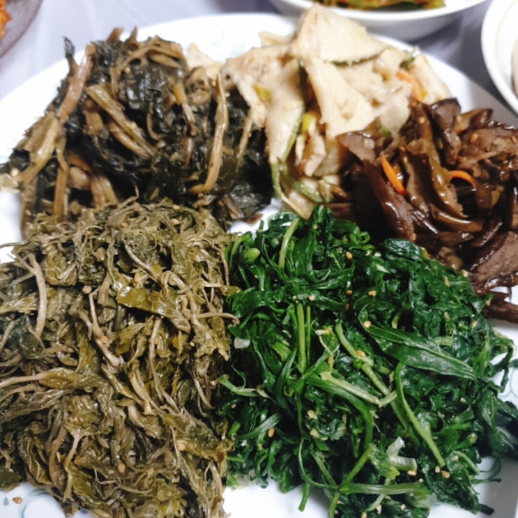  정월대보름 오곡밥과 나물 먹었어요 :)
