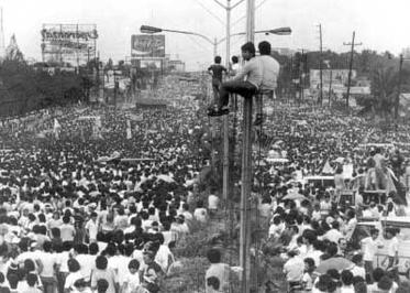 필리핀 1986년 평화시위 민주주의 가치 수호 필리피노 권리 증진