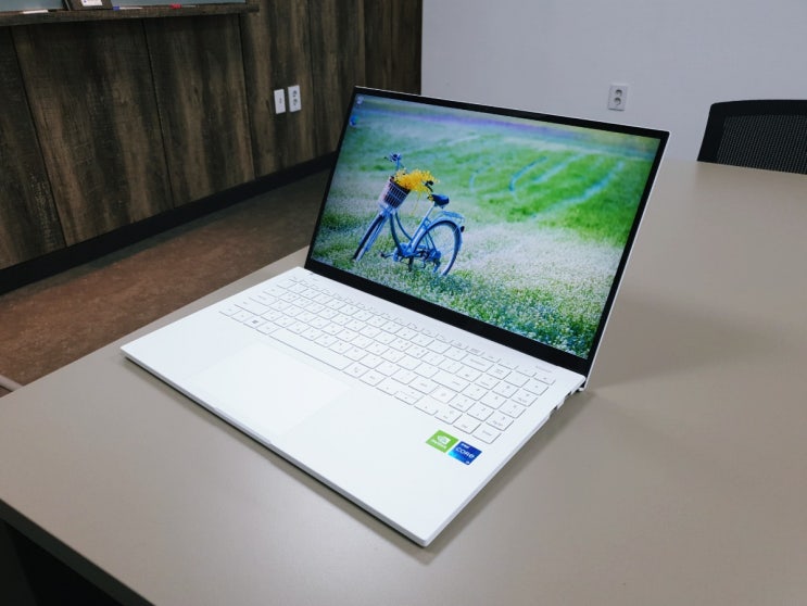 대학생 신학기 가벼운노트북 추천 삼삼성 갤럭시북 이온2 NT950XDZ-G58AW 대학생 신학기 가벼운노트북 추천 삼삼성 갤럭시북 이온2 NT950XDZ-G58AW