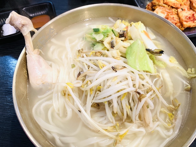  문산맛집 파주닭국수 칼국수집 닭다리가 통째로