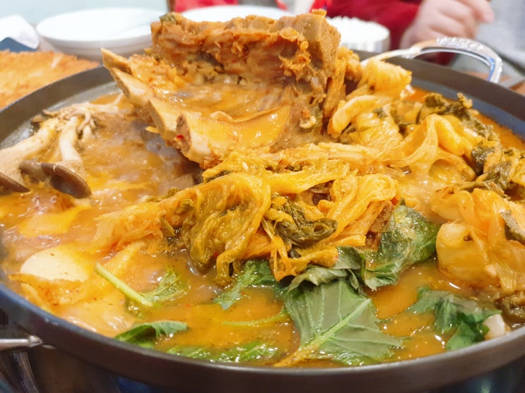  양이 대박 많고 국물도 깔끔한 수유맛집 '풍성진감자탕 수유점'