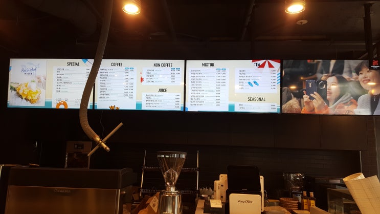 광주 42인치 스마트 티비 디지털사이니지로 커피숍 전자 메뉴판
