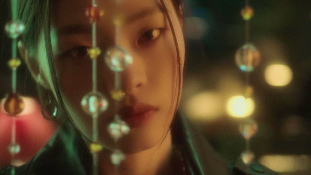  [MV] 이른 (E:Rn) _ 아는 척 [뮤비/가사/듣기]