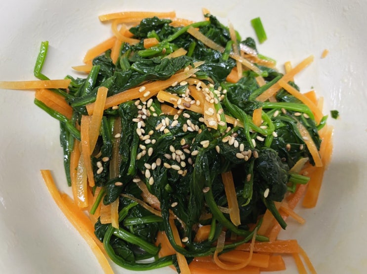  돌아기 반찬 시금치 무침 만들기 및 시금치 효능!