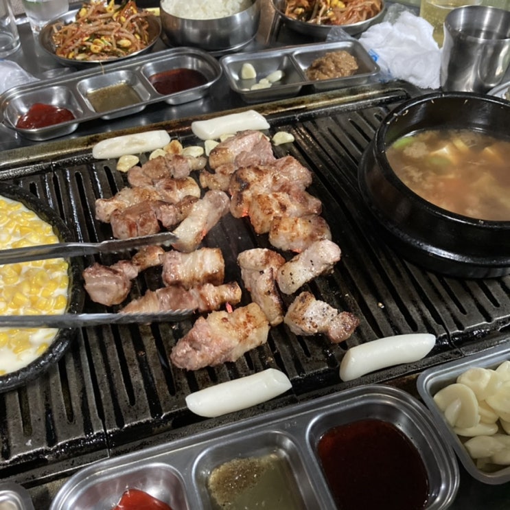 광주 두암동 고기집 연탄구이 전문점 '금돼지' 광주 두암동 고기집 연탄구이 전문점 '금돼지'