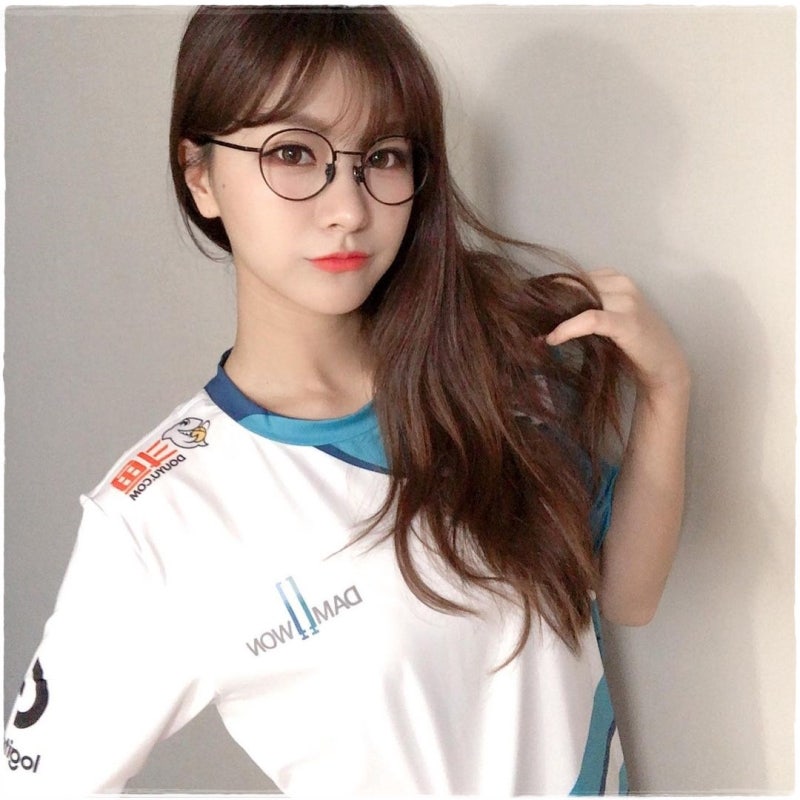 우왁굳에 대해 알아보자(얼굴, 아내, 레게노) : 네이버 블로그