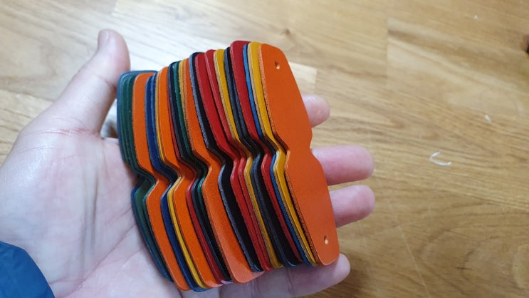  가죽 나비 이어폰홀더 USB 케이블 정리 밴드 제작!