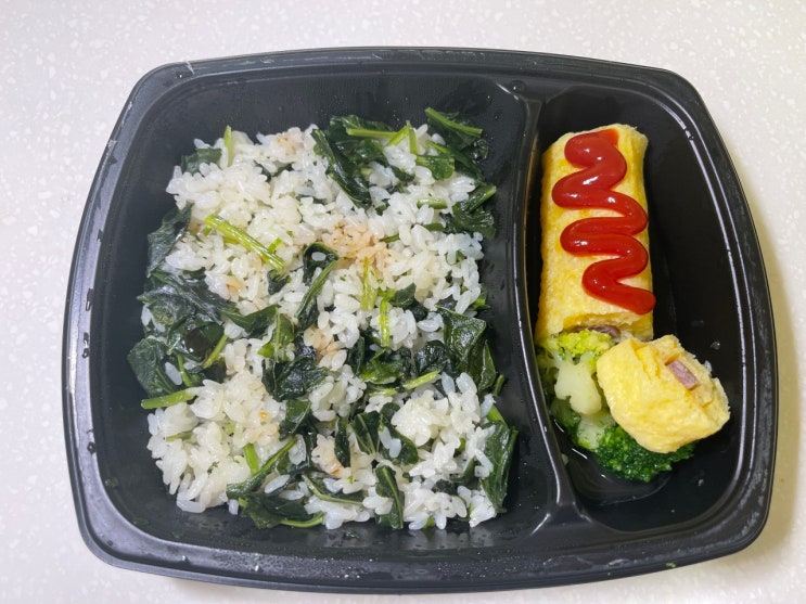 더바른도시락 취나물밥 골드에그롤 계란이 맛있어지는 간장 오뚜기 토마토케챂