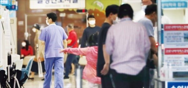 구형 실손 갱신보험료 최소 50% 인상…갈아탈까, 유지할까 구형 실손 갱신보험료 최소 50% 인상…갈아탈까, 유지할까