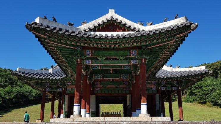  전각(궁궐,침전,정자각 등) 기둥 흰 칠에 대한 고찰