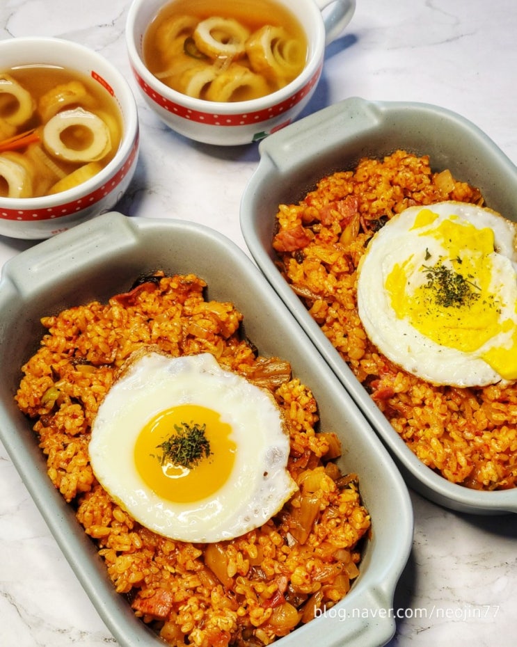 Jinny's집밥다이어리 3월2일 한그릇요리 베이컨 김치볶음밥 간단한 점심메뉴 Jinny's집밥다이어리 3월2일 한그릇요리 베이컨 김치볶음밥 간단한 점심메뉴