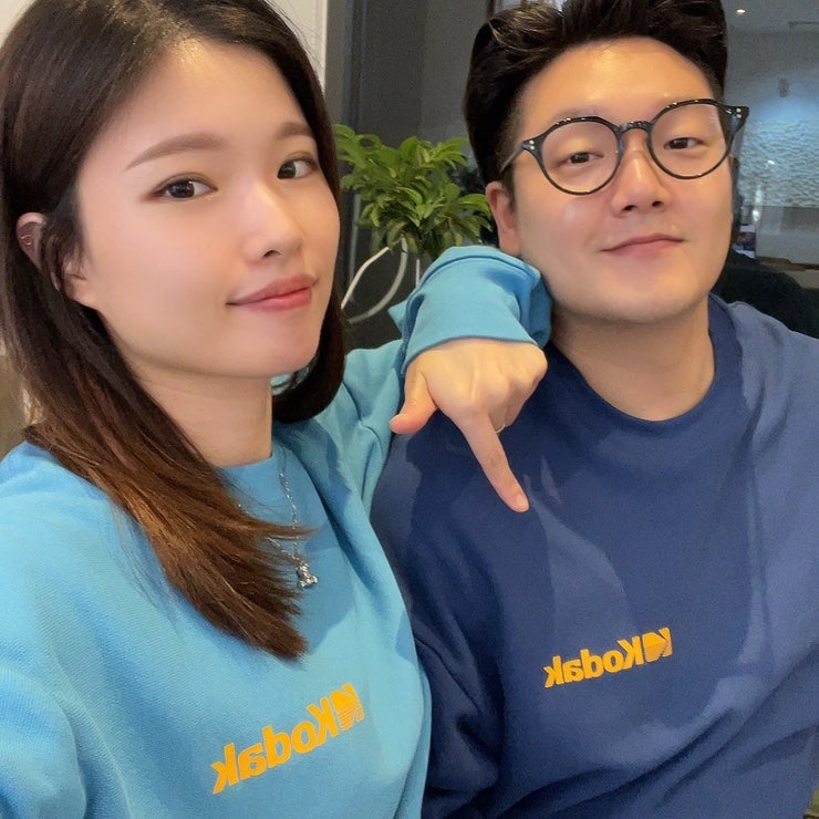 코닥 어패럴 맨투맨으로 새로운 커플시밀러룩 겟