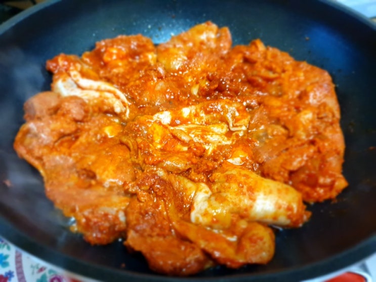  춘천일심유통 춘천닭갈비 오늘은 야채 듬뿍 닭갈비부터 굽굽