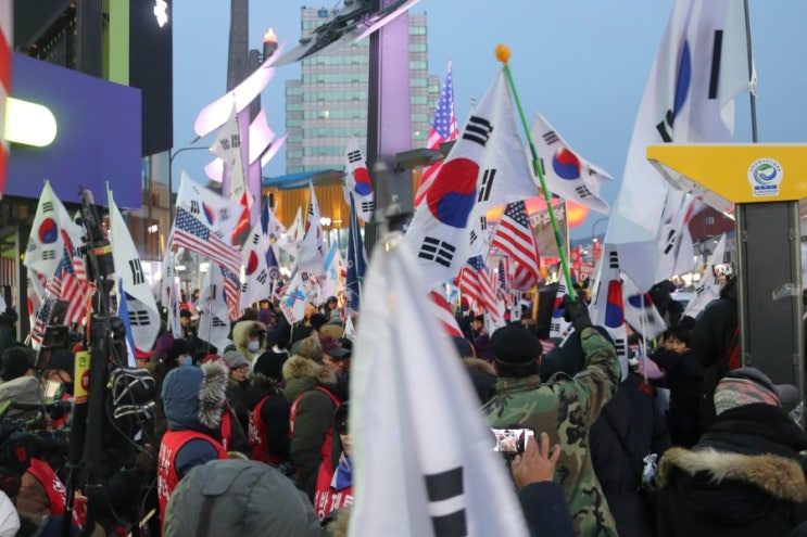 코로나 와중에도.. 일부 우익단체 집회 강행